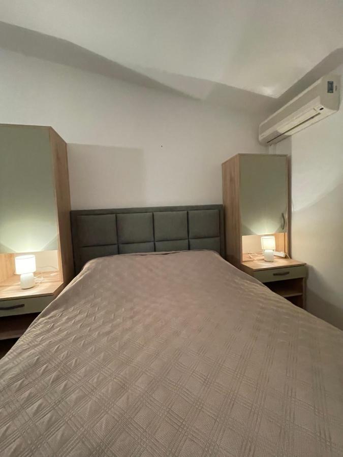 Diana Rooms And Apartments Стариград-Пакленица Экстерьер фото