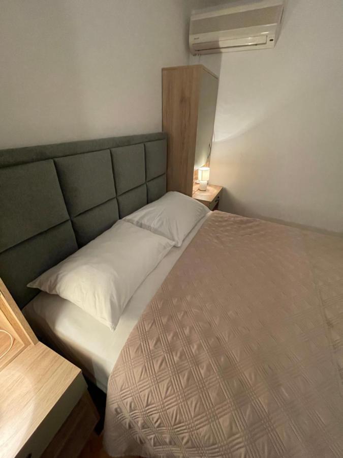 Diana Rooms And Apartments Стариград-Пакленица Экстерьер фото