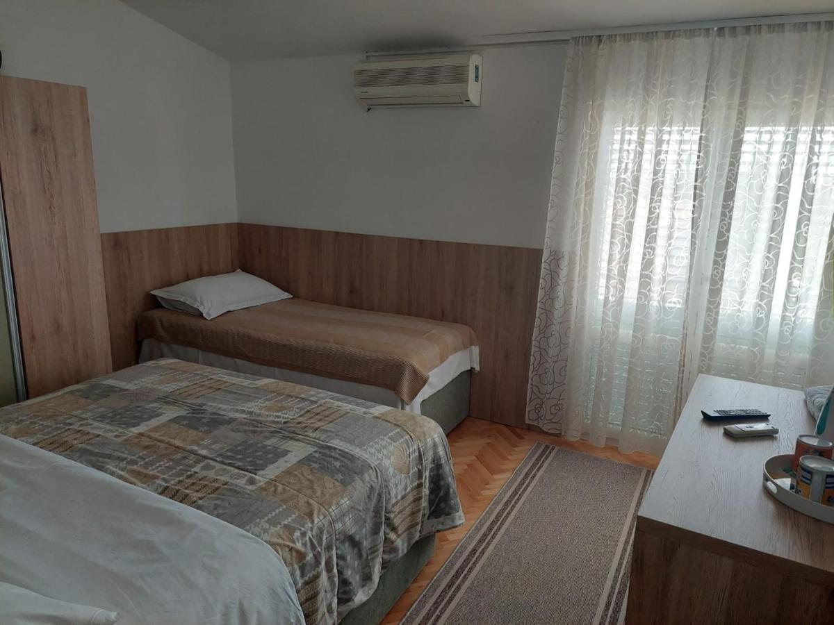Diana Rooms And Apartments Стариград-Пакленица Экстерьер фото