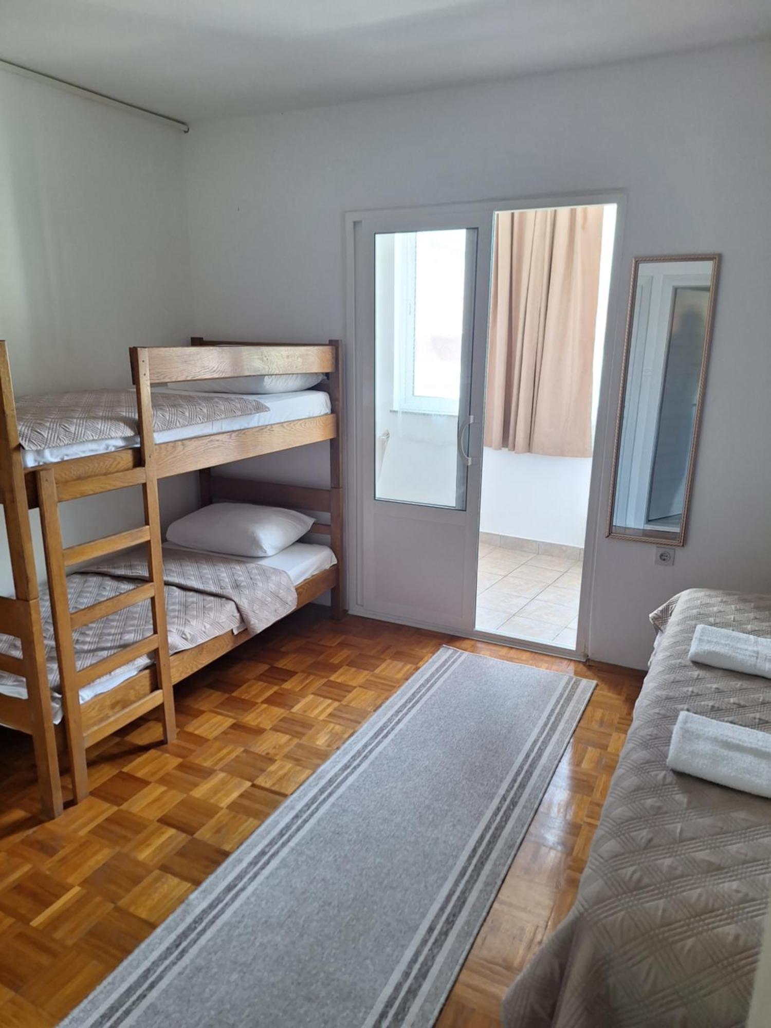 Diana Rooms And Apartments Стариград-Пакленица Экстерьер фото