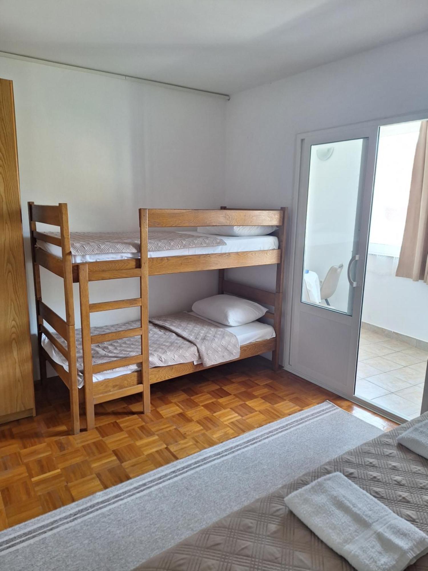 Diana Rooms And Apartments Стариград-Пакленица Экстерьер фото
