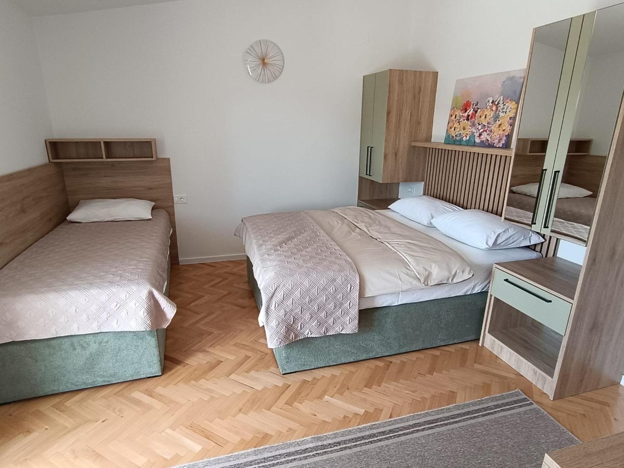 Diana Rooms And Apartments Стариград-Пакленица Экстерьер фото